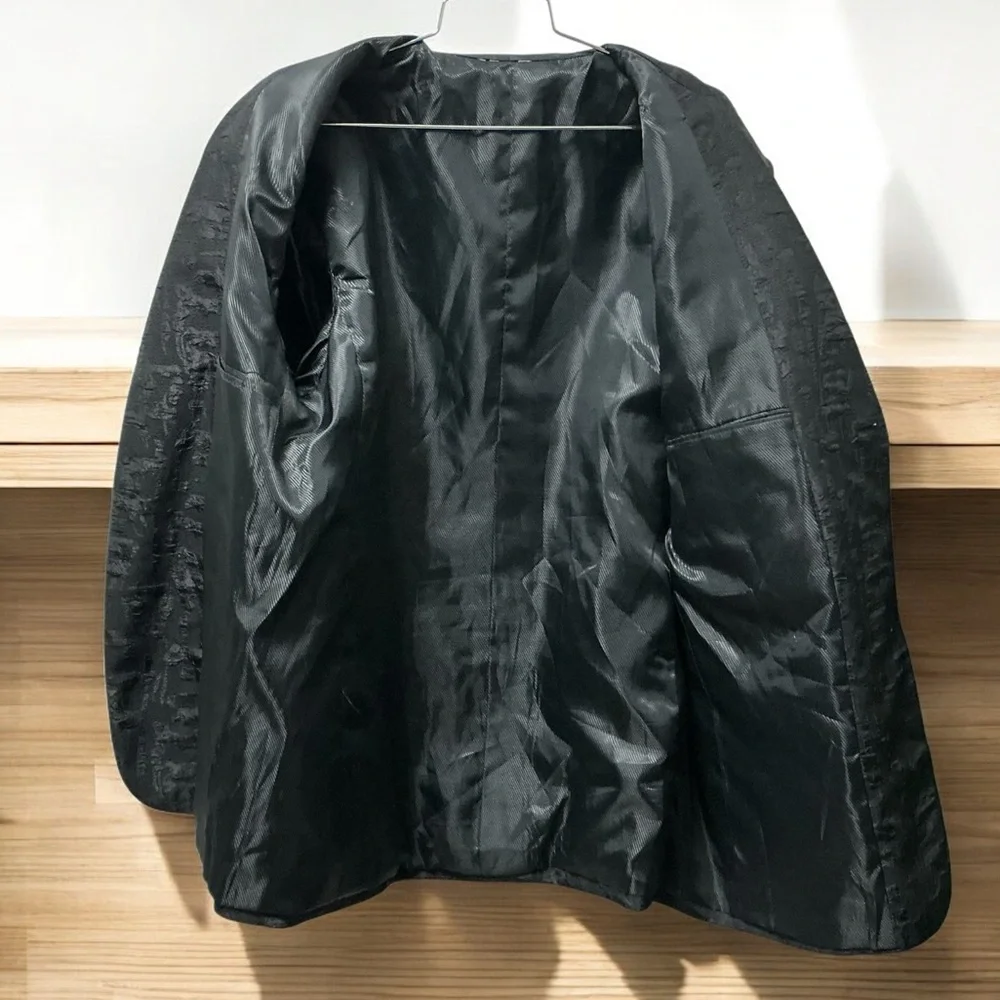 Elegant Black Textured Men's Blazer
